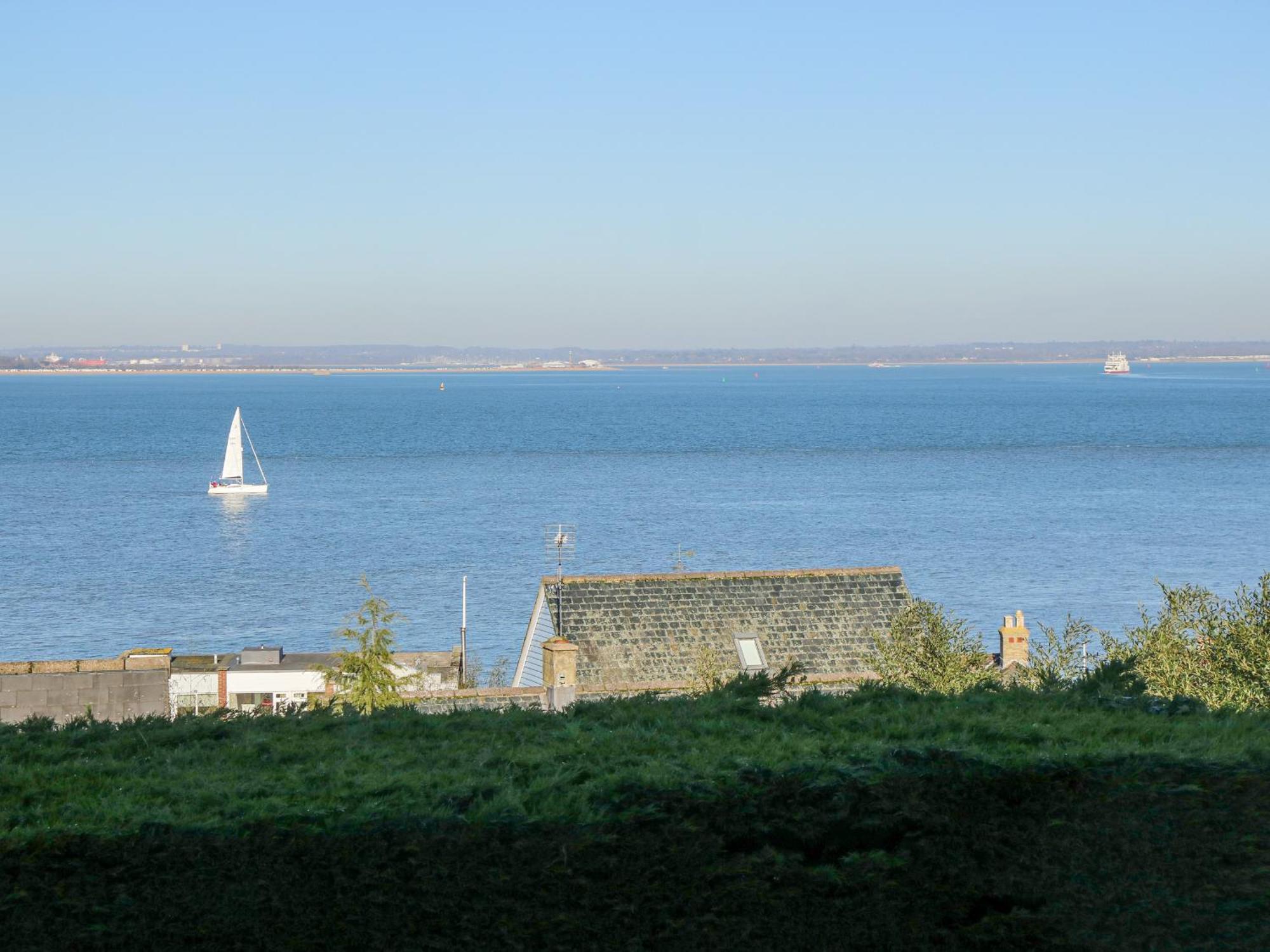 High Tide Villa Cowes  Exteriör bild